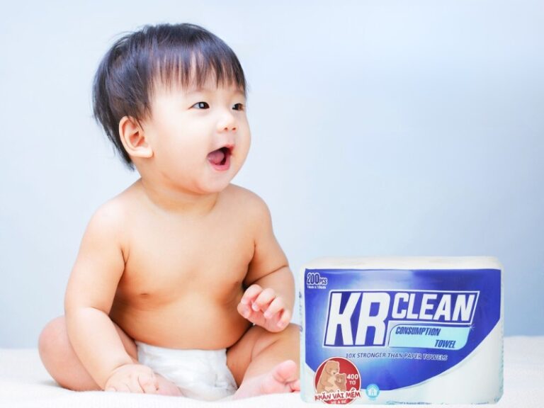 Cách dùng khăn khô cho bé an toàn và hiệu quả