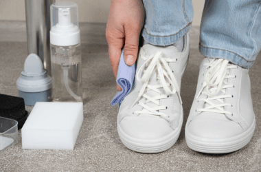 Mách Bạn Mẹo Vệ Sinh Giày Như Mới