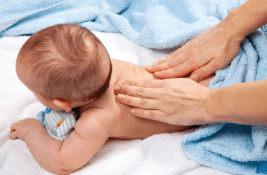Những Điều Mẹ Cần Lưu Ý Khi Chọn Khăn Khô Cho Bé Sơ Sinh