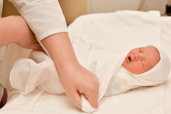 Tái Sử Dụng Khăn Đa Năng Cho Mẹ Và Bé