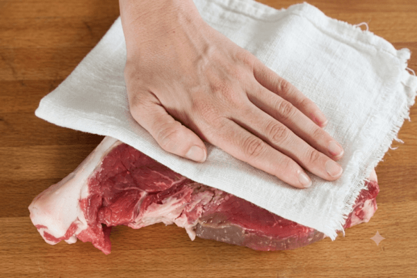 Dùng Giẻ Vải Giặt Đi Giặt Lại Nhiều Lần Lau Thực Phẩm