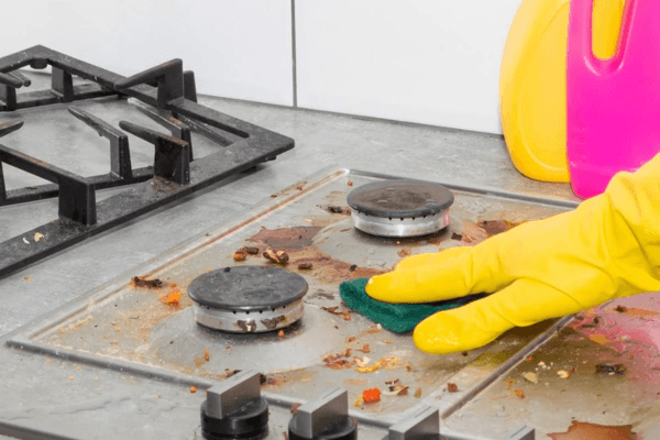 Dùng Khăn Lau Bếp Truyền Thống Lau Bếp Nhưng Không Hiệu Quả