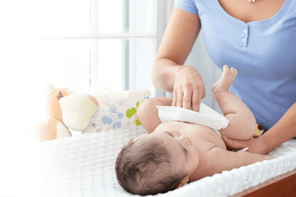 Nên Dùng Khăn Vải Hay Khăn Xô Cho Bé
